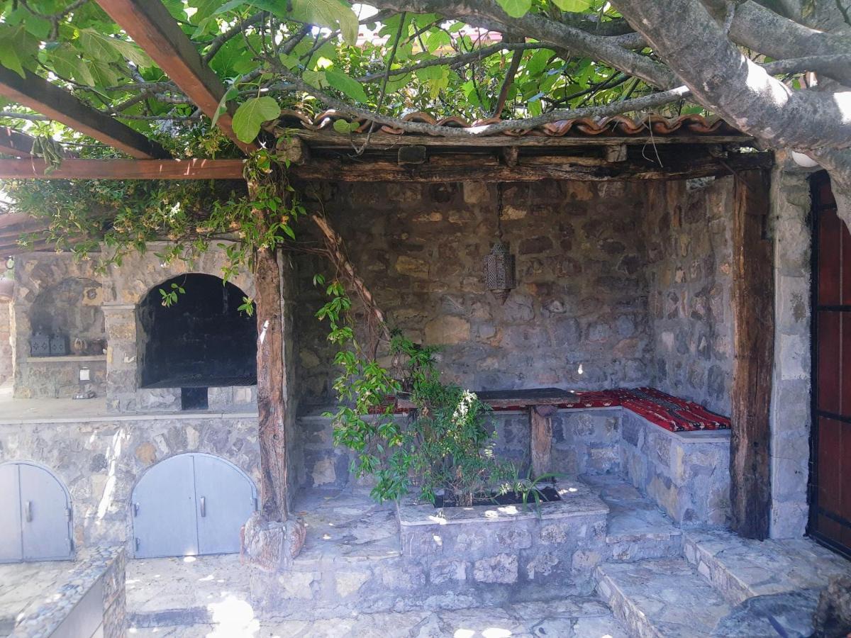 Sea-Side Old Stone Villa With A Private Garden Budva Exterior foto